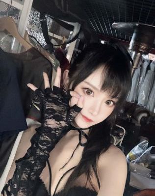 董晴
